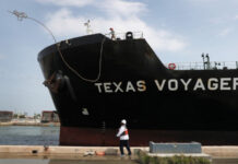 Trump anuncia eliminação de sanções ao petróleo em plena guerra com Irã