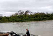 Mauro Mendes muda o discurso e a imagem, mas ainda enfrenta a resistência dos pescadores em Mato Grosso
