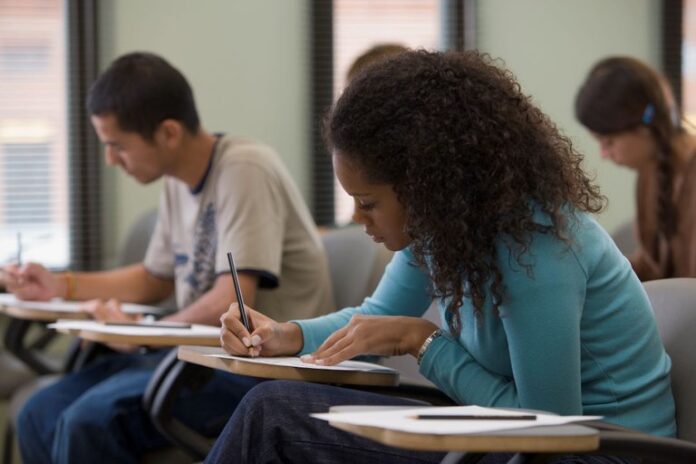 estudantes