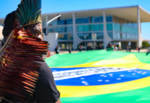 Movimento indígena lança projeto de país e apresenta compromissos urgentes aos três Poderes