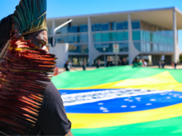 Movimento indígena lança projeto de país e apresenta compromissos urgentes aos três Poderes