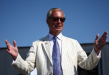 Nigel Farage vence ‘Cara de Lata de Lixo’ e volta ao Parlamento britânico