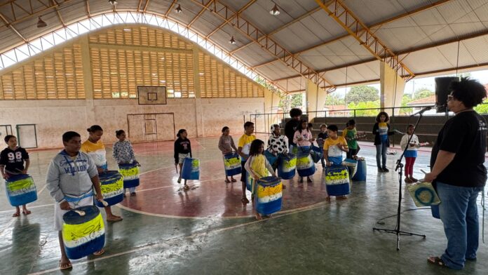 ensaio da orquestra na Escola Lenine Póvoas, bairro Eliane Gomes em VG