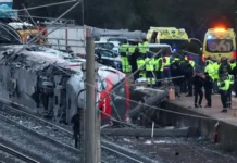 Colisão entre trens de alta velocidade deixa ao menos 46 mortos na Espanha