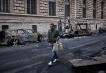 França emite toques de recolher para conter onda de violência e saques